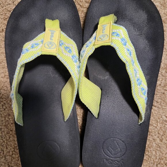 Women's Reef flip flops, size 7 - Picture 7 of 9